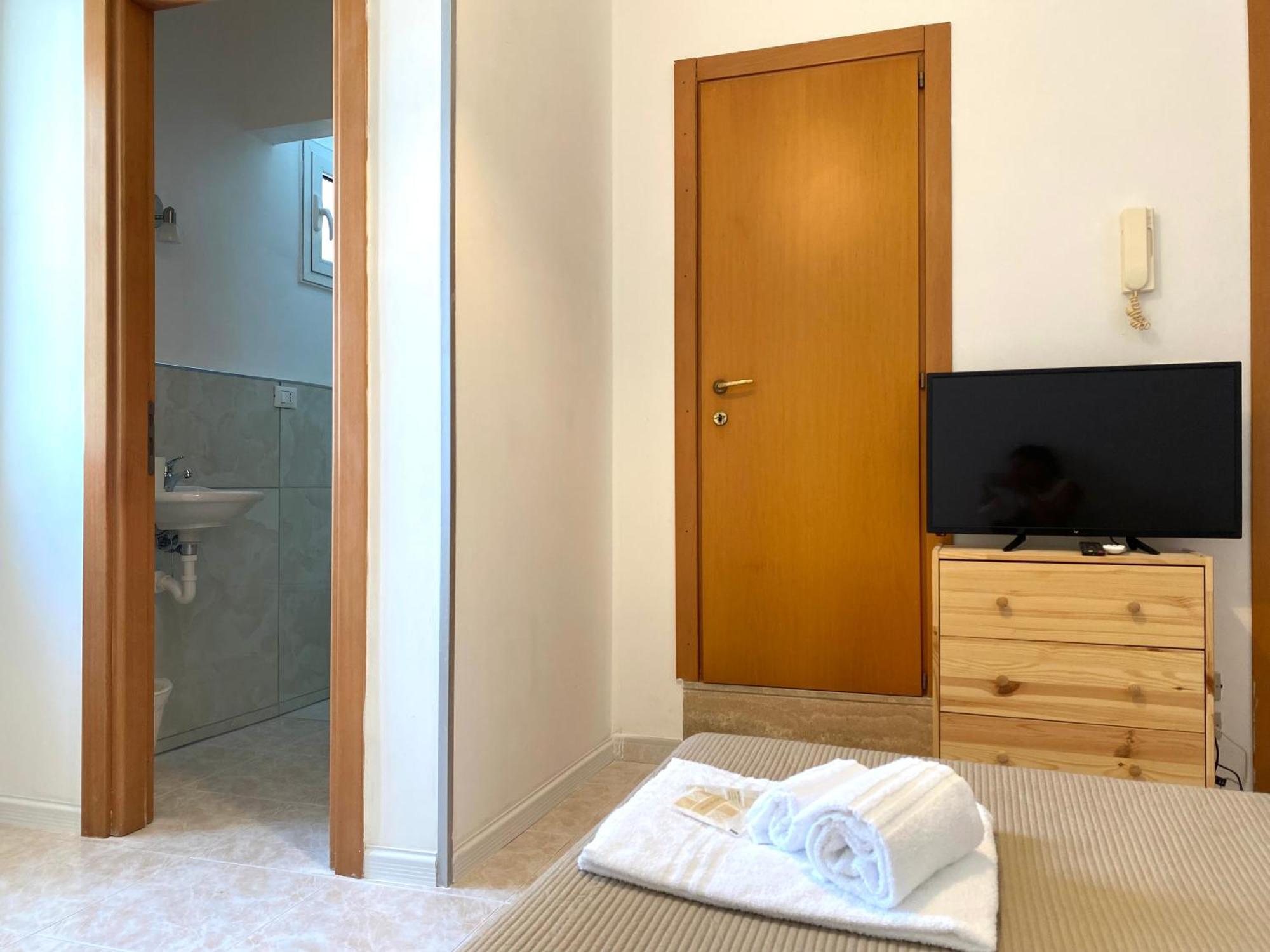 Dimora Santa Maria - Puglia Mia Apartments Монополі Екстер'єр фото